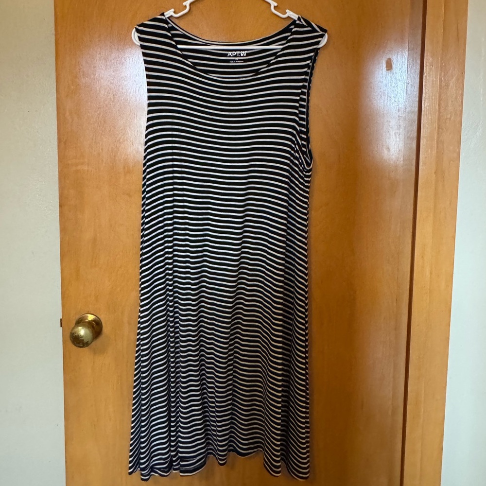 💥LAST CHANCE💥 Apt. 9 Black & White Striped Sleeveless Midi Dress